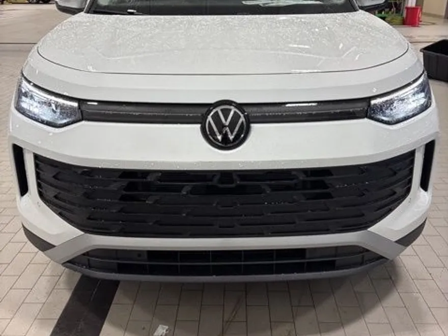 2025 Volkswagen Tiguan S photo 1
