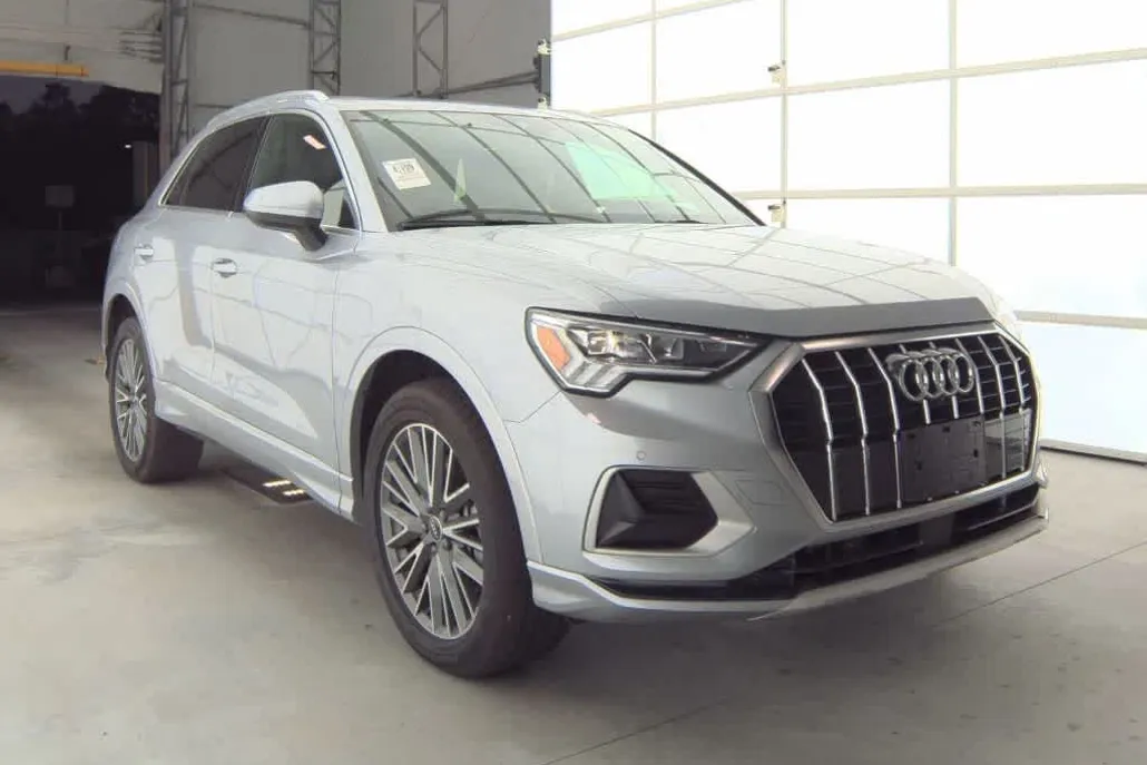2022 Audi Q3 Premium Plus 40 TFSI photo 1