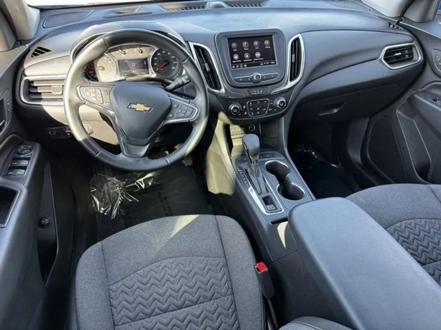 2024 Chevrolet Equinox LT photo 1