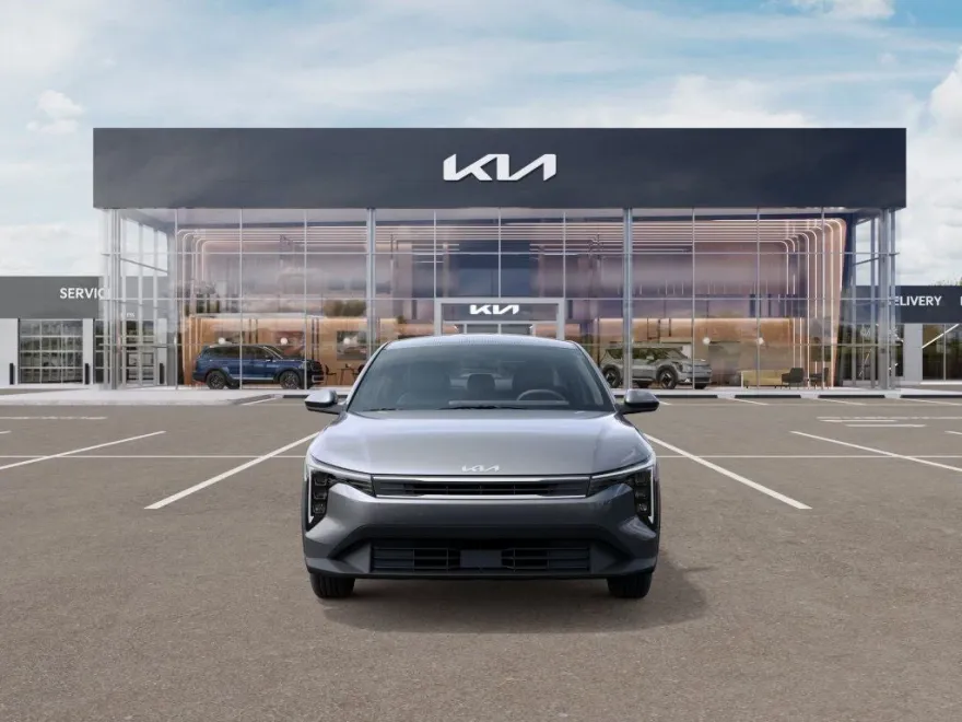 2025 Kia K4 LXS photo 1
