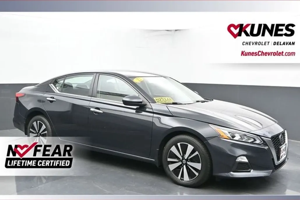 2022 Nissan Altima 2.5 SV photo 1
