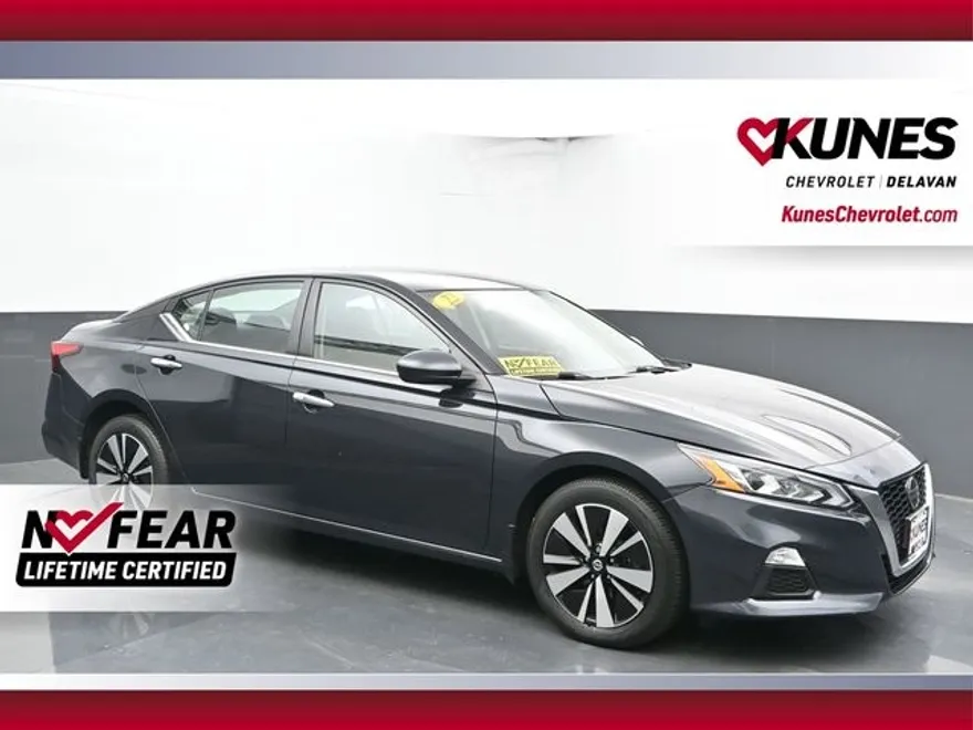 2022 Nissan Altima 2.5 SV photo 1