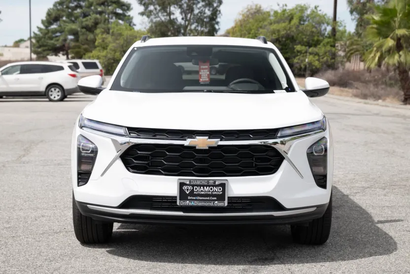 2026 Chevrolet Trax LT photo 1