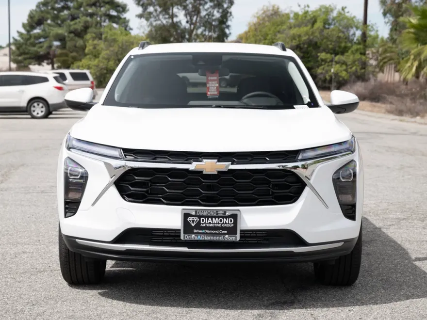 2026 Chevrolet Trax LT photo 1