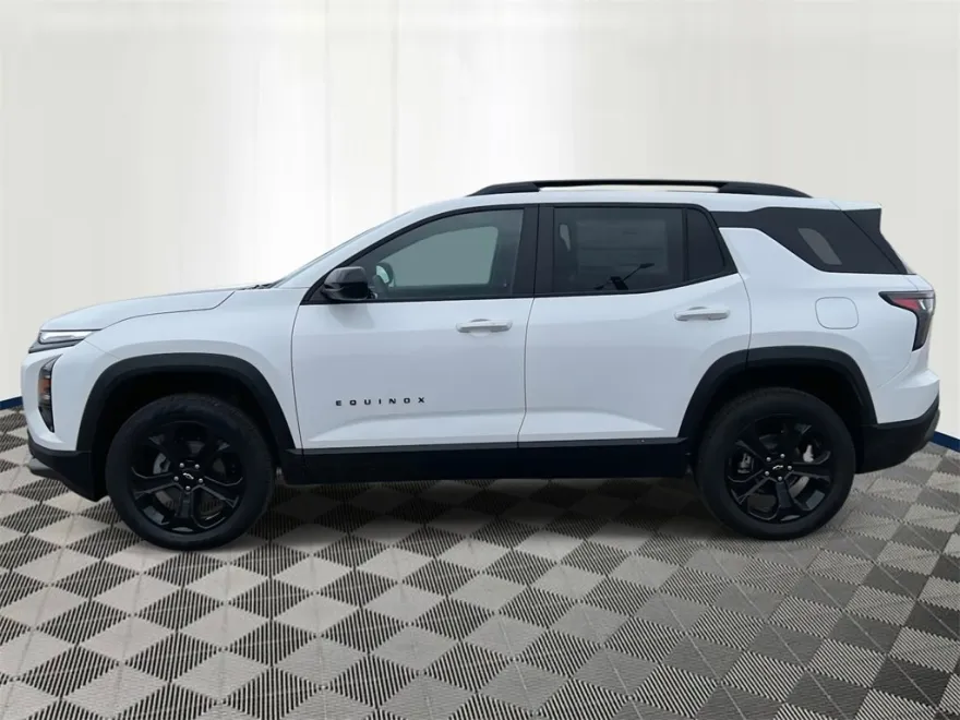 2026 Chevrolet Equinox LT photo 1