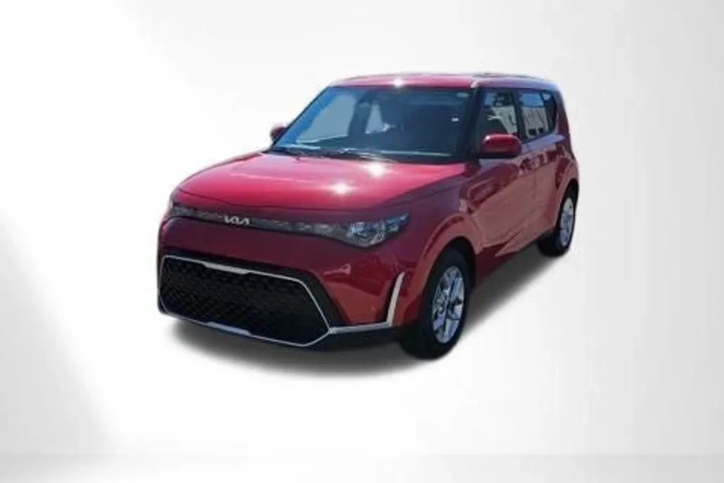 2024 Kia Soul LX photo 1