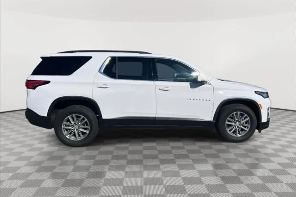 2023 Chevrolet Traverse Leather photo 1