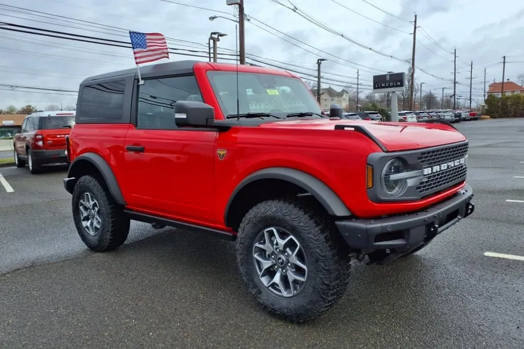 2024 Ford Bronco Badlands photo 1