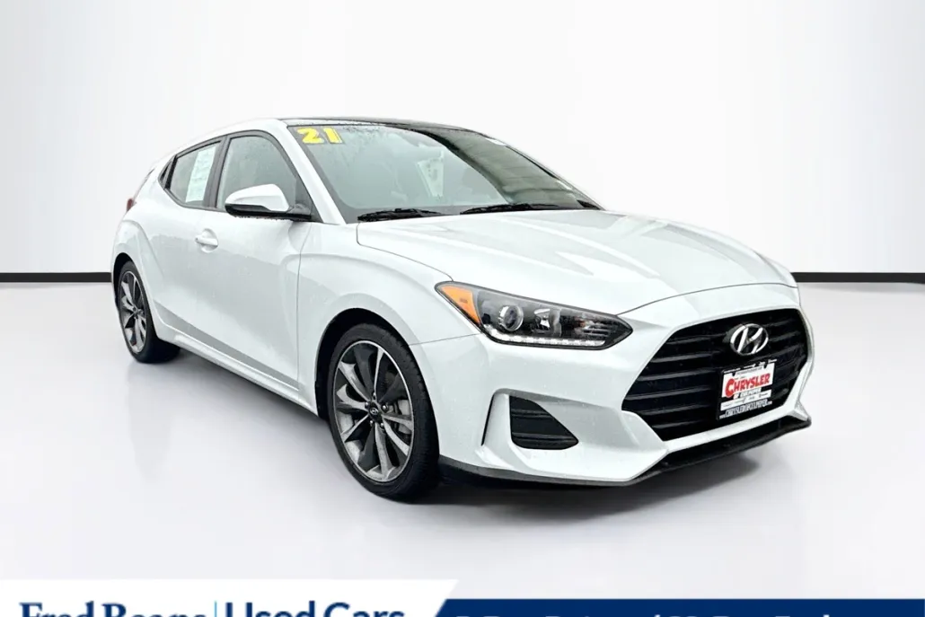2021 Hyundai Veloster Premium photo 1