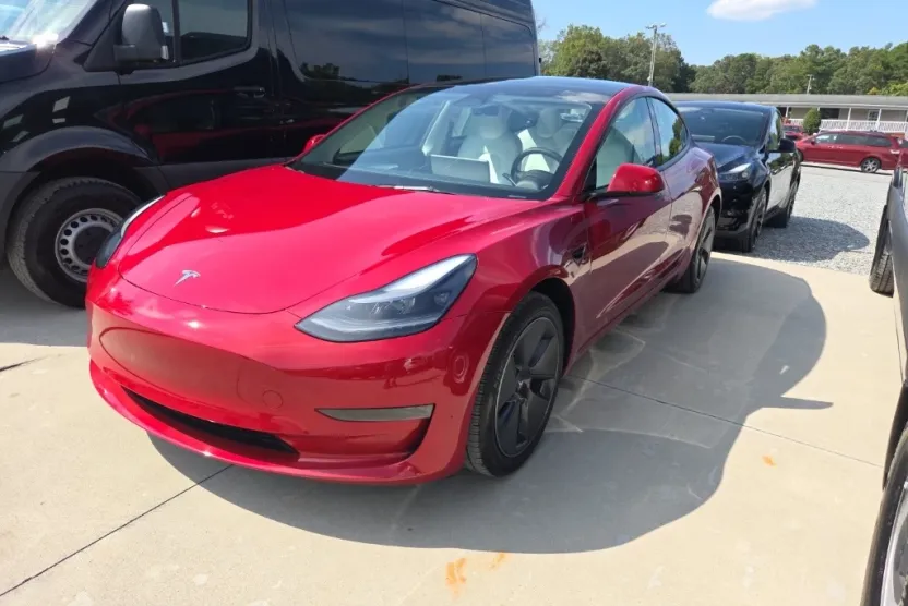 2023 Tesla Model 3 photo 1