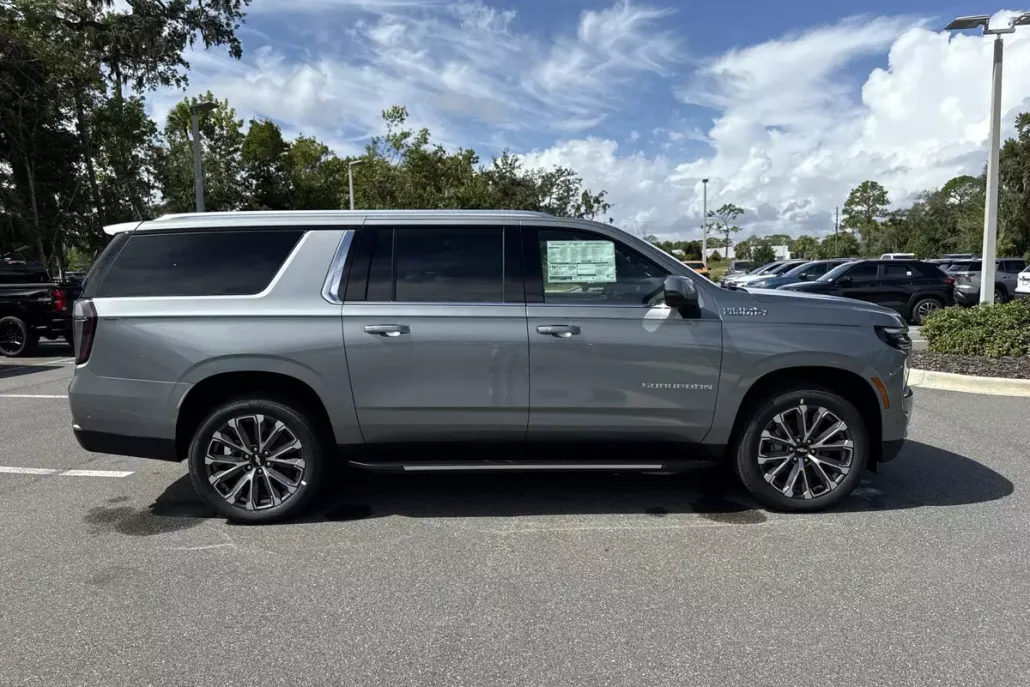 2026 Chevrolet Suburban High Country photo 1