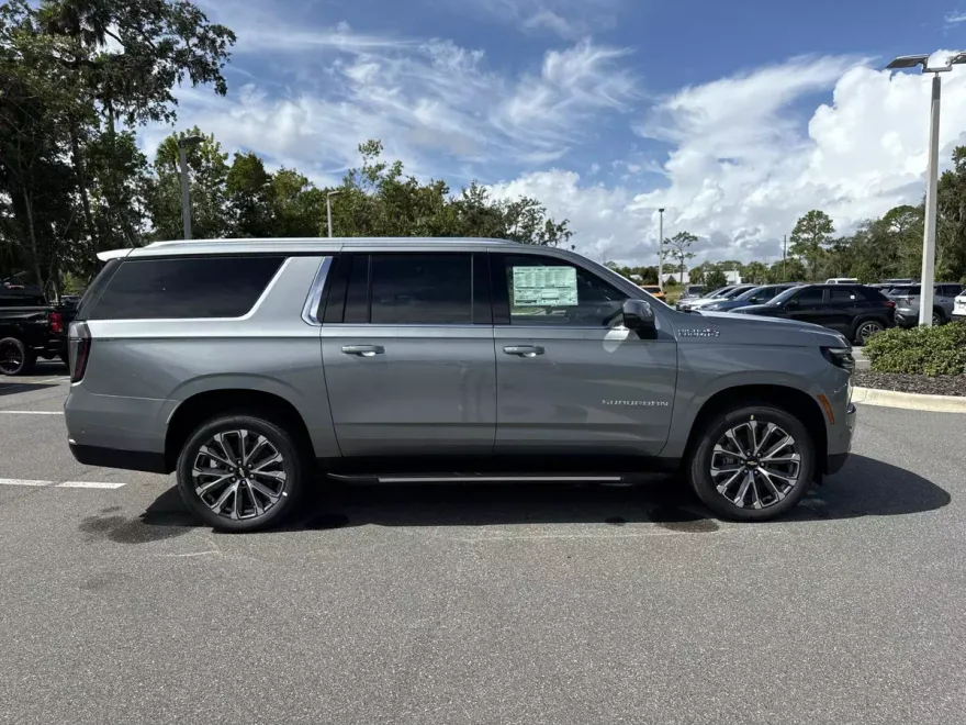 2026 Chevrolet Suburban High Country photo 1