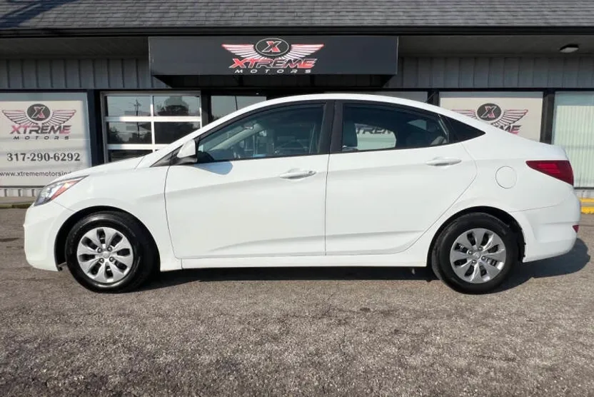 2017 Hyundai Accent SE photo 1