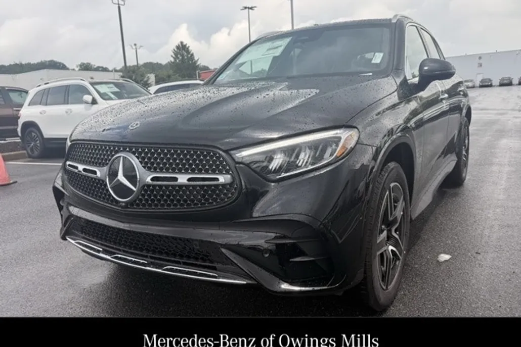 2025 Mercedes Benz GLC 300 4MATIC photo 1