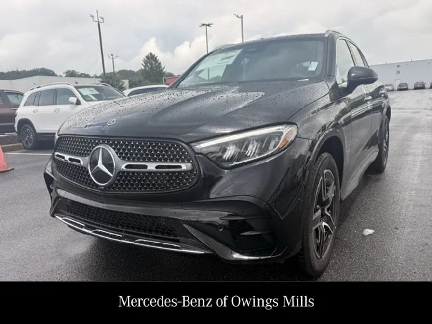 2025 Mercedes Benz GLC 300 4MATIC photo 1