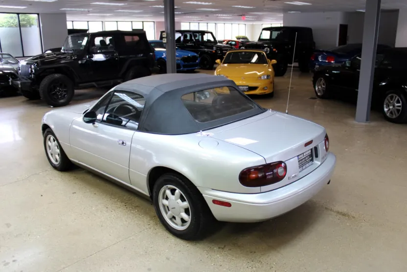 1991 Mazda MX-5 Miata Miata Base photo 1