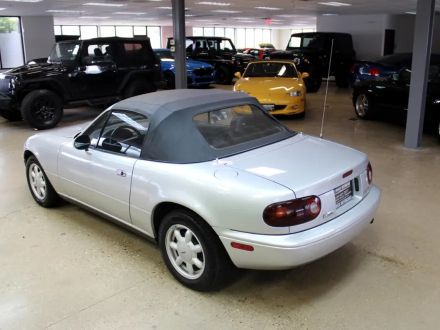 1991 Mazda MX-5 Miata Miata Base photo 1