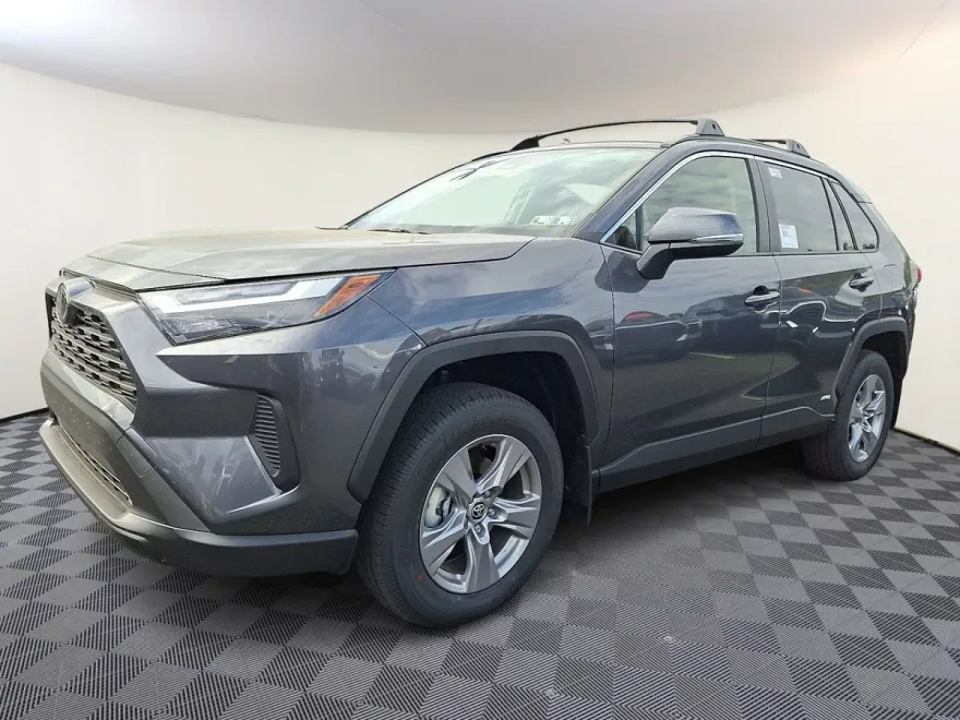 2025 Toyota RAV4 Hybrid LE photo 1