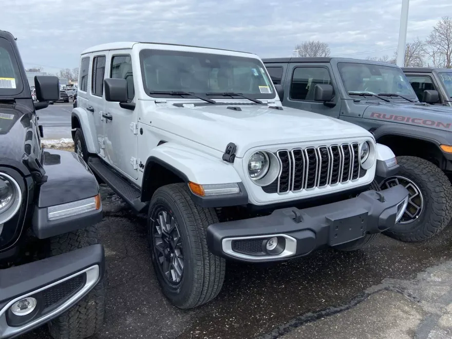2025 Jeep Wrangler Sahara photo 1