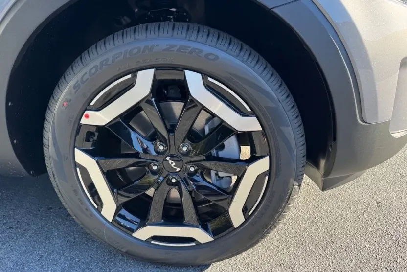 2025 Kia Telluride S photo 1