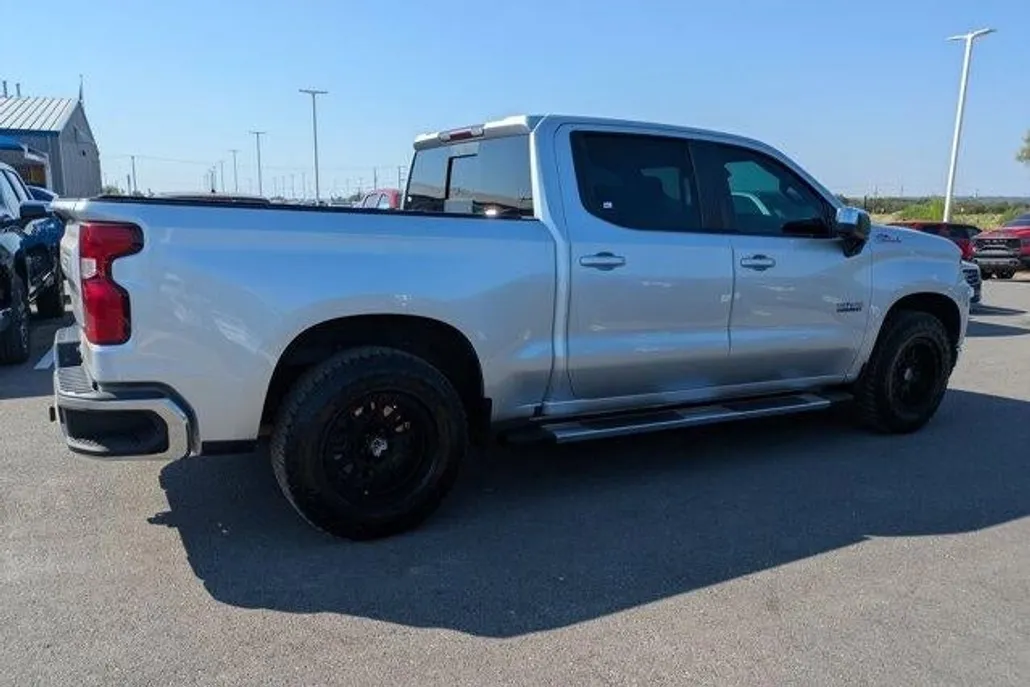 2020 Chevrolet Silverado 1500 LT photo 1