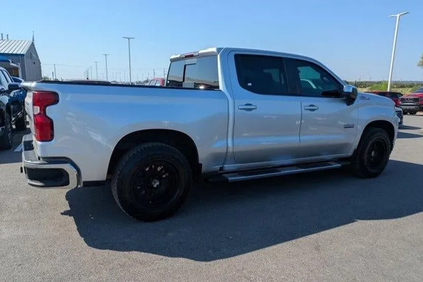 2020 Chevrolet Silverado 1500 LT photo 1