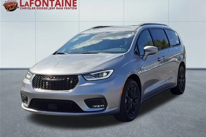 2021 Chrysler Pacifica Limited photo 1