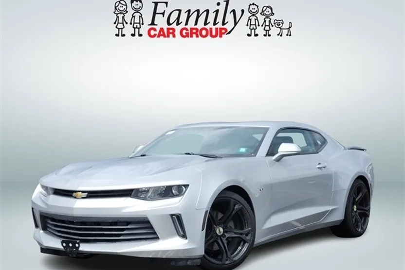 2016 Chevrolet Camaro 1LT photo 1