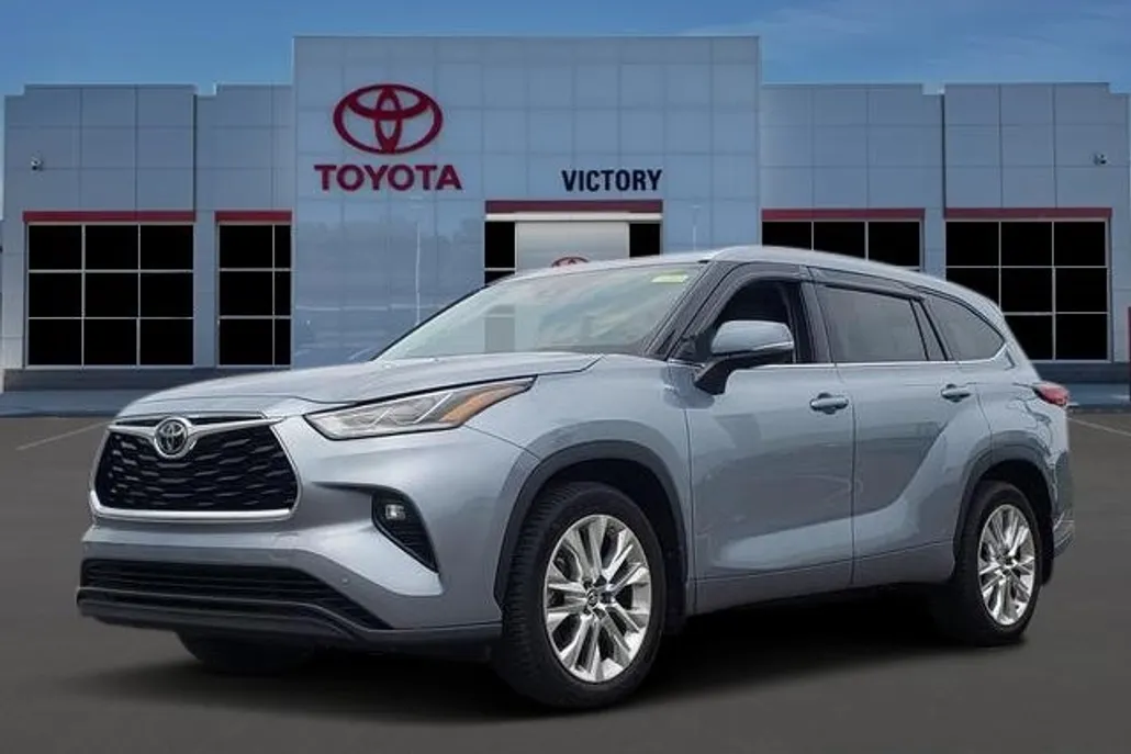 2021 Toyota Highlander Limited photo 1
