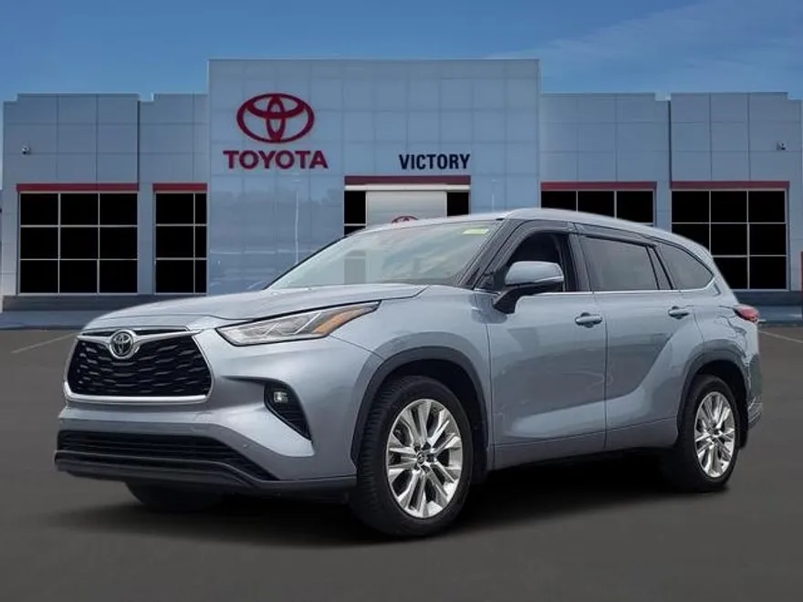 2021 Toyota Highlander Limited photo 1