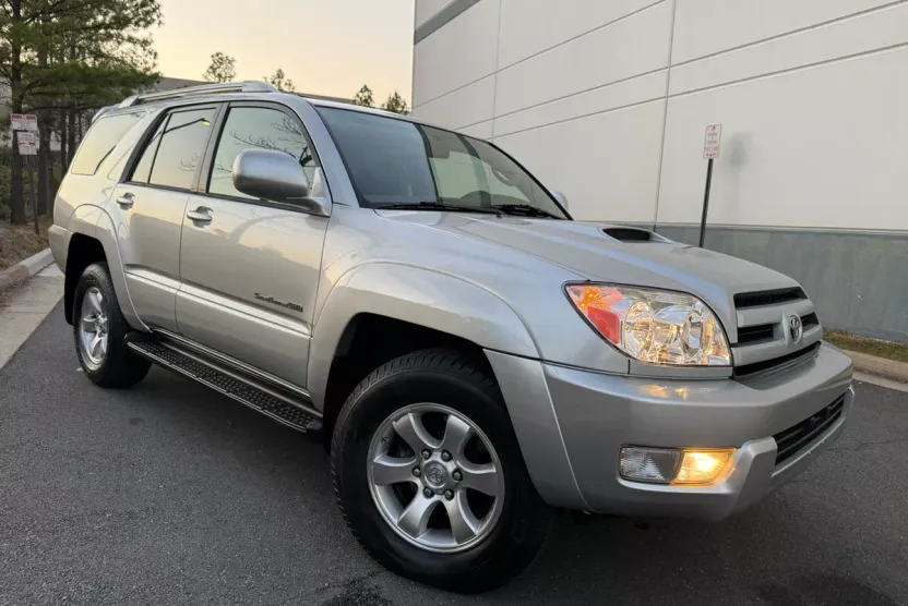 2005 Toyota 4Runner SR5 V6 4WD photo 1