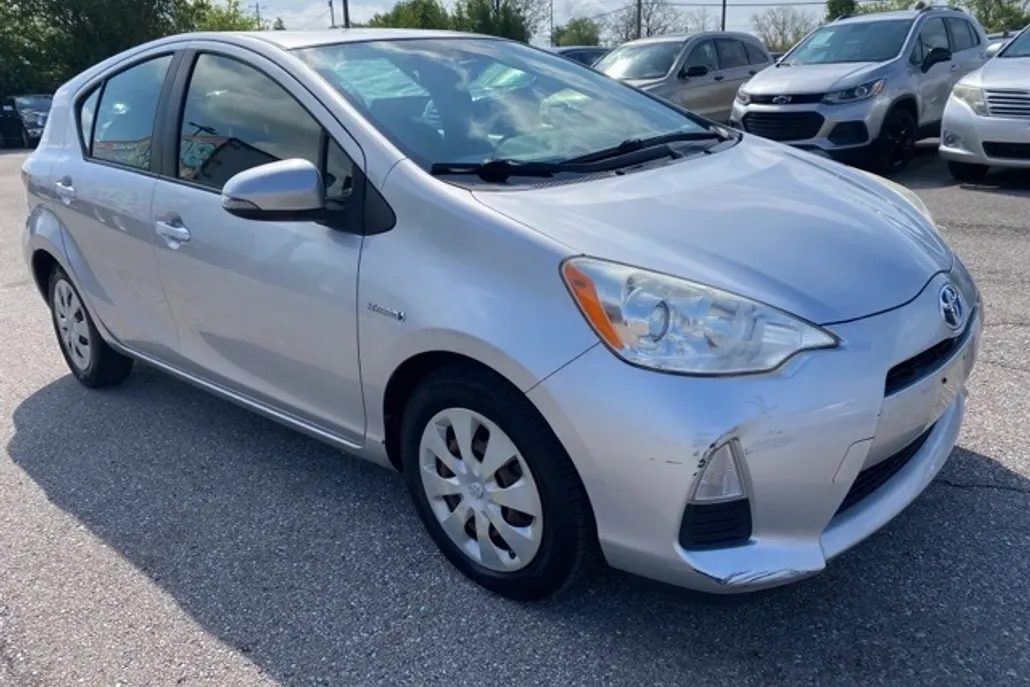 2012 Toyota Prius C One photo 1