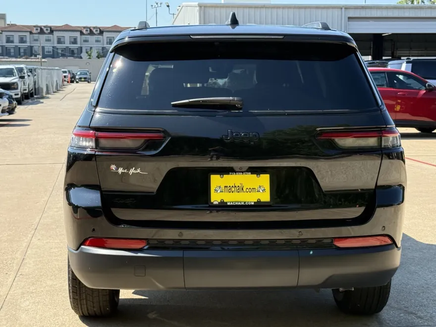 2025 Jeep Grand Cherokee Altitude photo 1