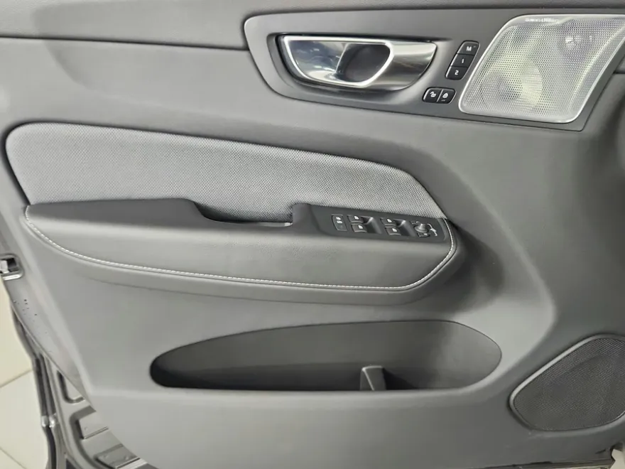 2022 Volvo XC60 Recharge Hybrid T8 Polestar photo 1