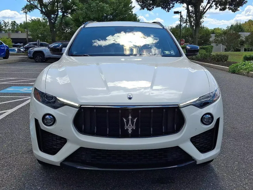 2022 Maserati Levante Modena photo 1