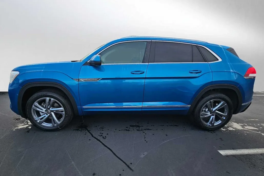 2024 Volkswagen Atlas Cross Sport SEL R-Line photo 1