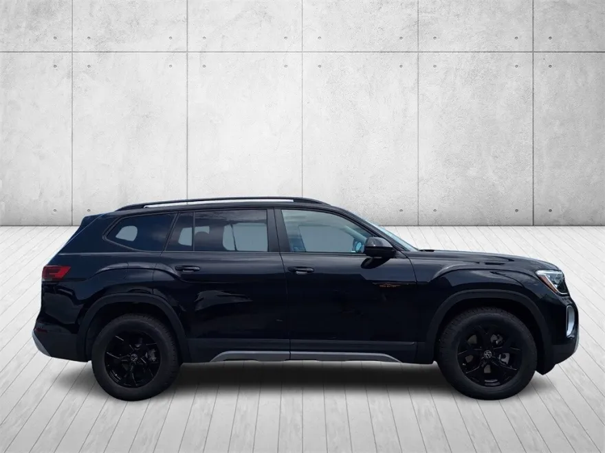 2025 Volkswagen Atlas Peak Edition SE photo 1