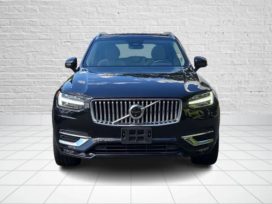 2023 Volvo XC90 AWD Plus photo 1