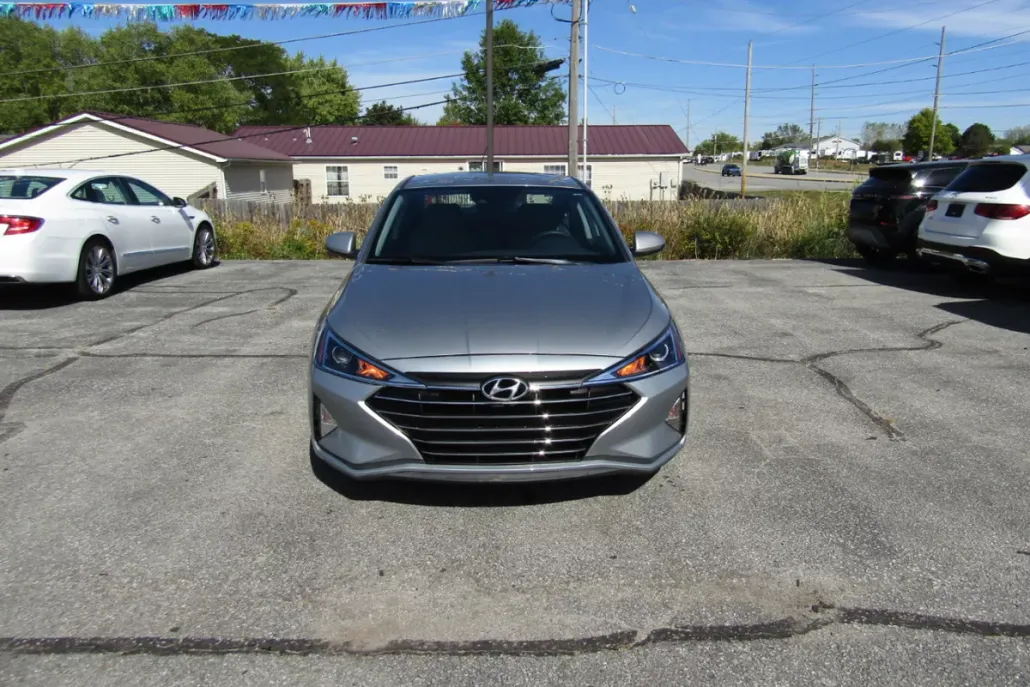 2020 Hyundai Elantra SE photo 1