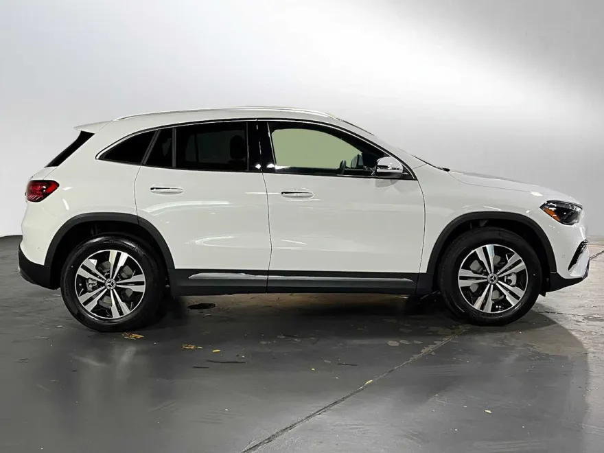 2026 Mercedes Benz GLA 250 4MATIC photo 1