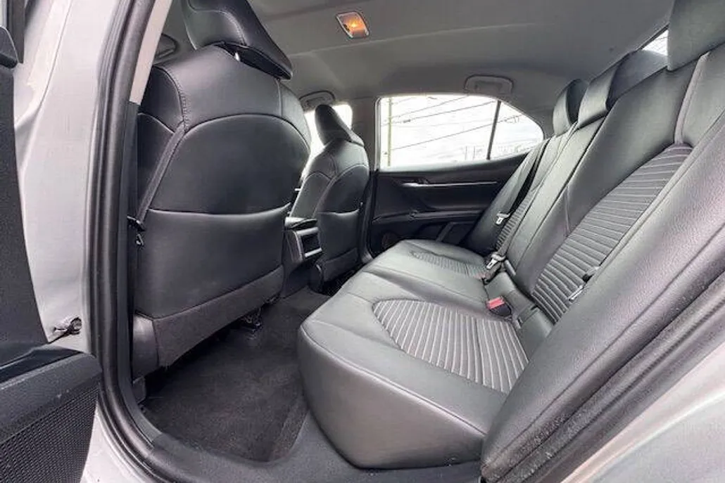 2018 Toyota Camry L photo 1