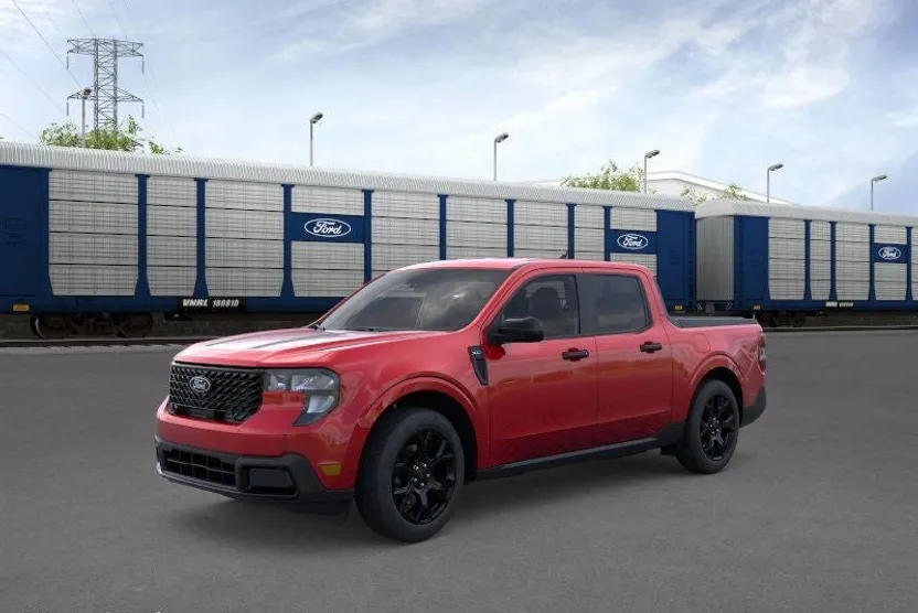2025 Ford Maverick XLT photo 1