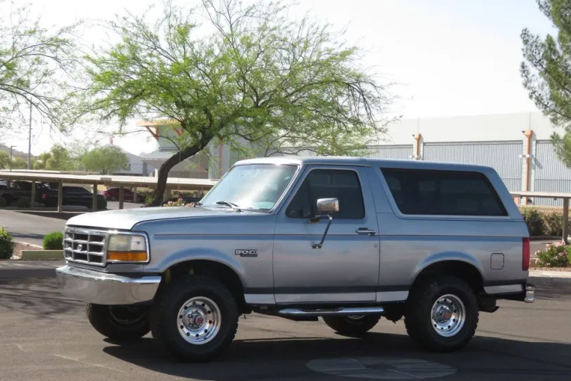 1994 Ford Bronco photo 1