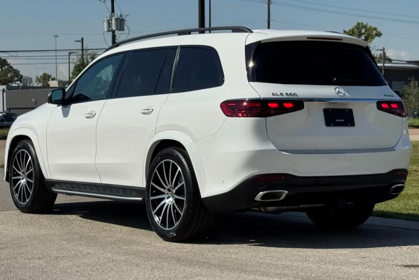 2026 Mercedes Benz GLS 580 4MATIC photo 1