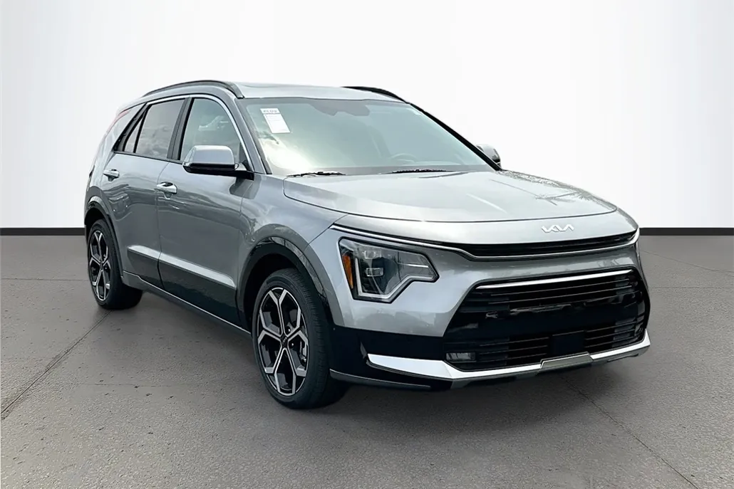 2025 Kia Niro SX Touring photo 1