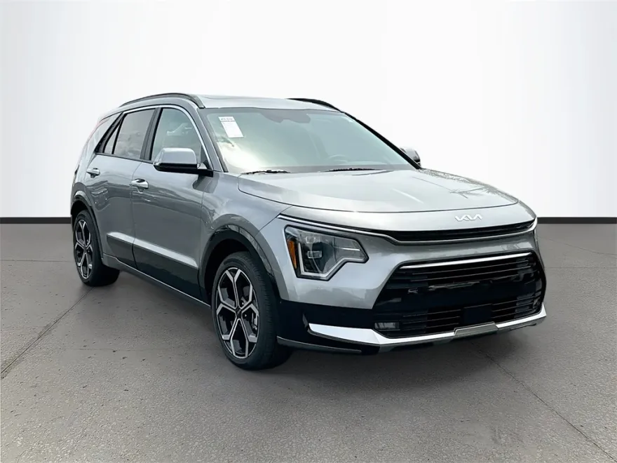 2025 Kia Niro SX Touring photo 1