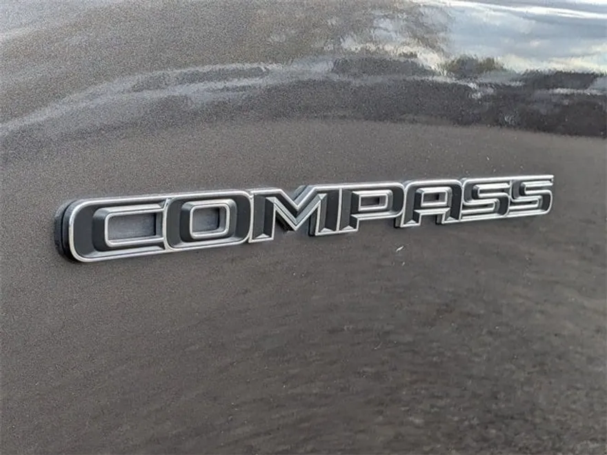 2018 Jeep Compass Limited photo 1