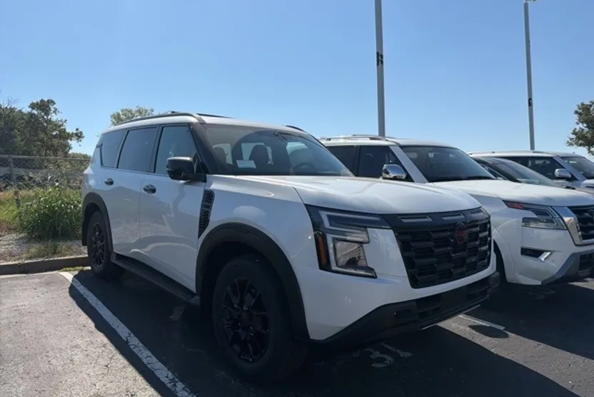 2026 Nissan Armada photo 1