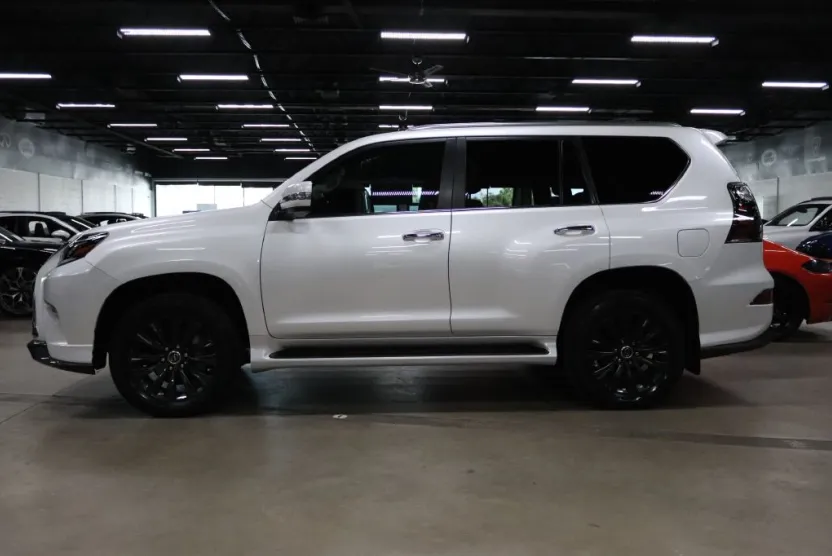 2023 Lexus GX 460 Luxury photo 1