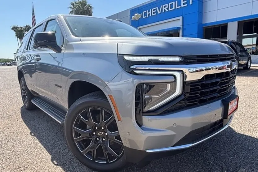 2025 Chevrolet Tahoe LS photo 1